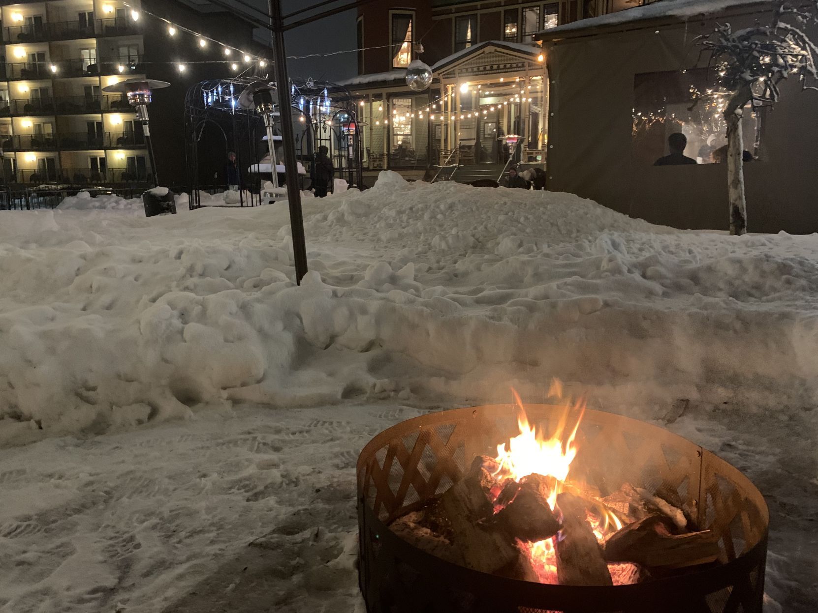 Winterfest 2021: Baker House fire and ice bar